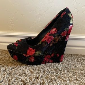 Aldo shoes, size 38.